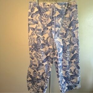 Talbots blue & white butterfly M capris w/drawstring, elasticized waistband.